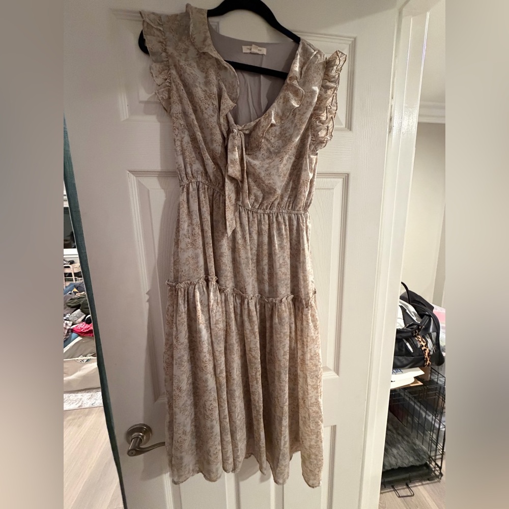 Chic Cream Floral Dress